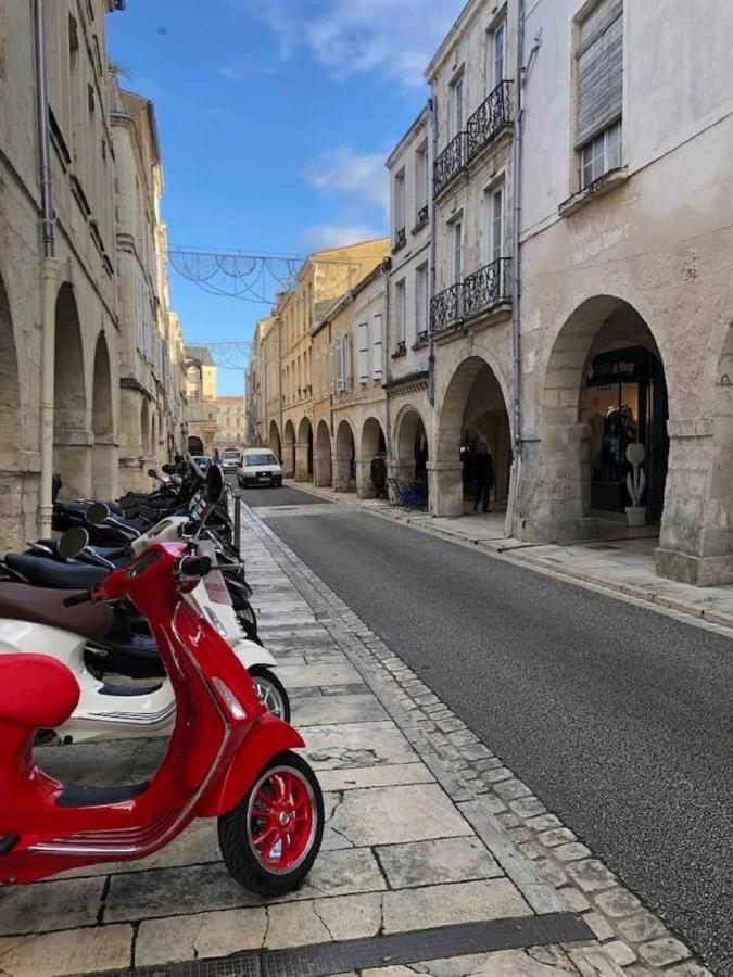 Blue Studio Cosy Et Calme Proche Du Centre Avec Tv Et Wifi La Rochelle  Luaran gambar