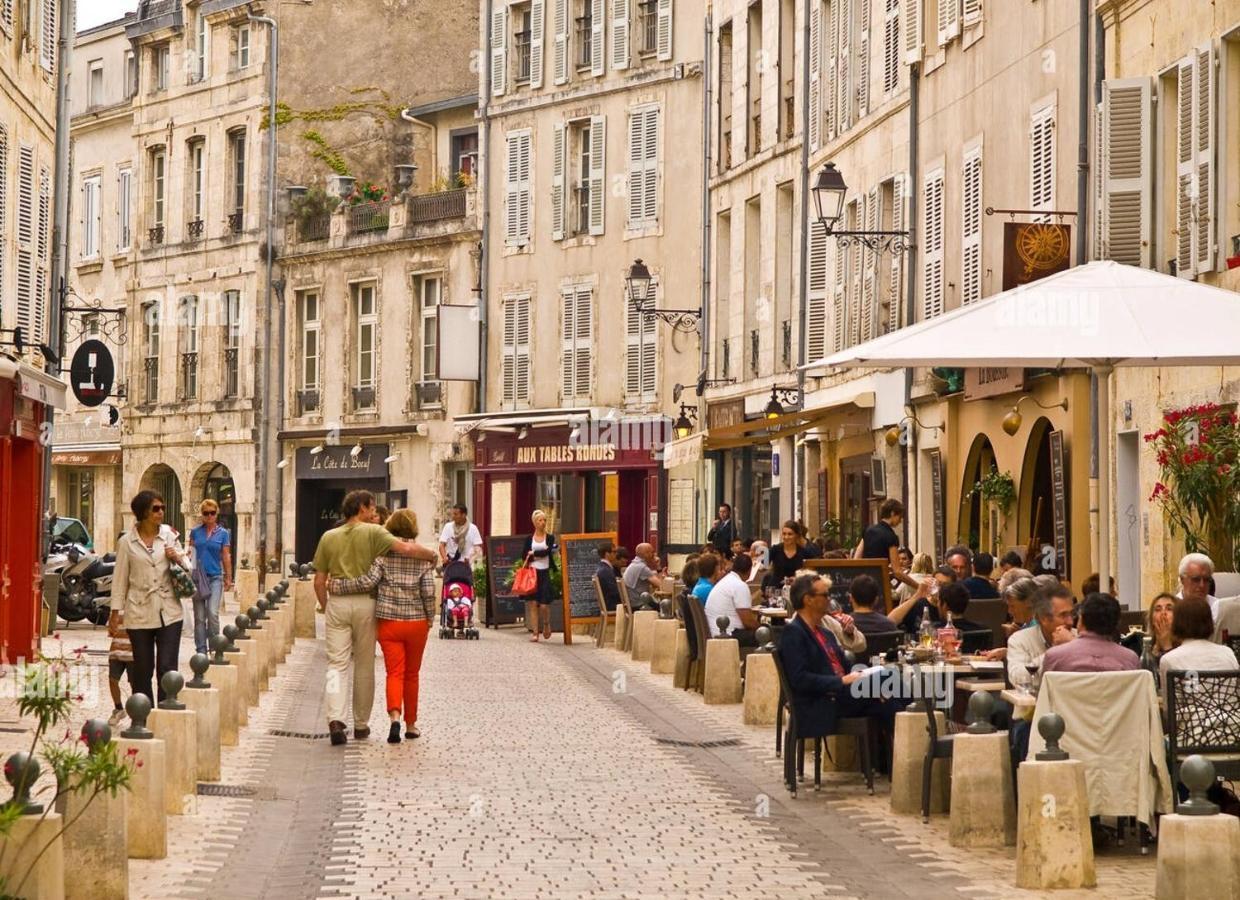 Blue Studio Cosy Et Calme Proche Du Centre Avec Tv Et Wifi La Rochelle  Luaran gambar